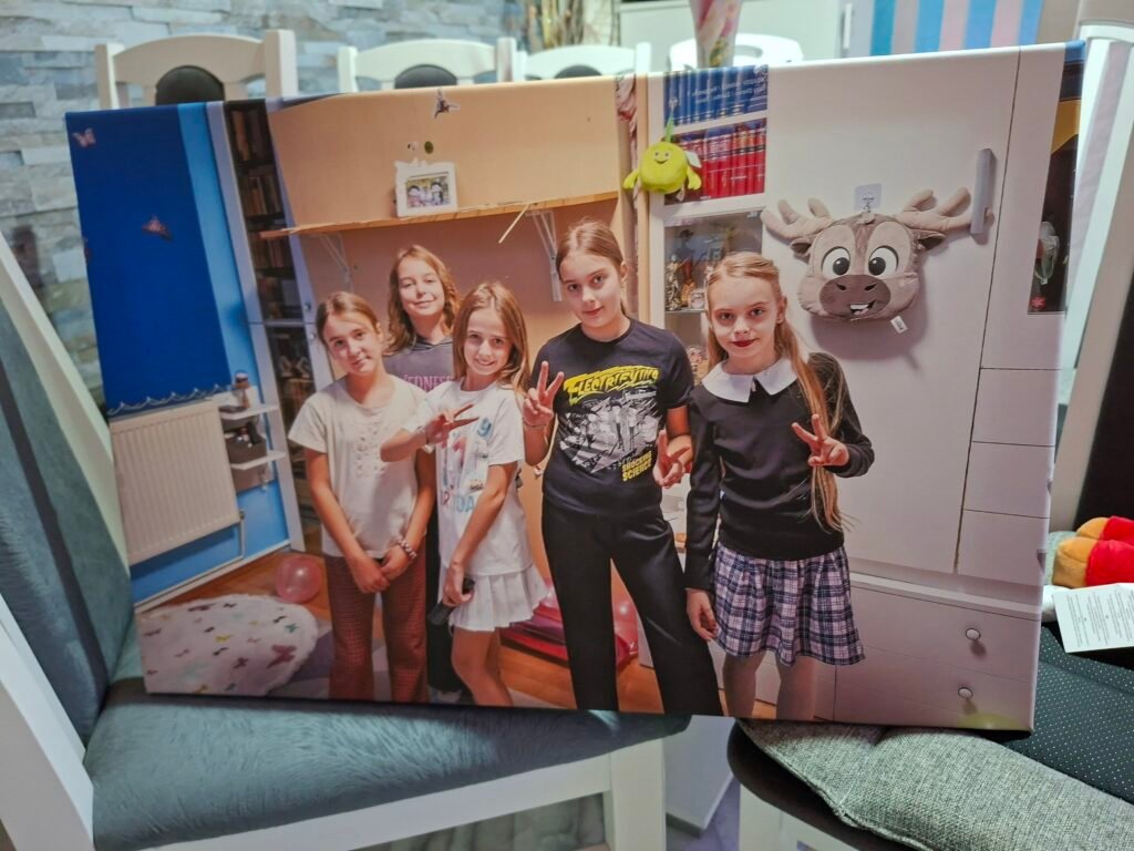 Imaginea #1 din Tina