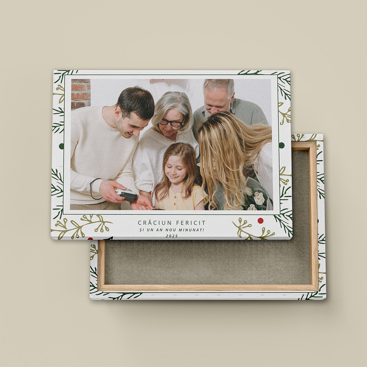 Tablou Canvas Personalizat “Crăciun Fericit” cu Motive Festive – O Poză, Orizontal Tablou Canvas Personalizat "Crăciun Fericit" cu Motive Festive – O Poză, Orizontal - imagine 2